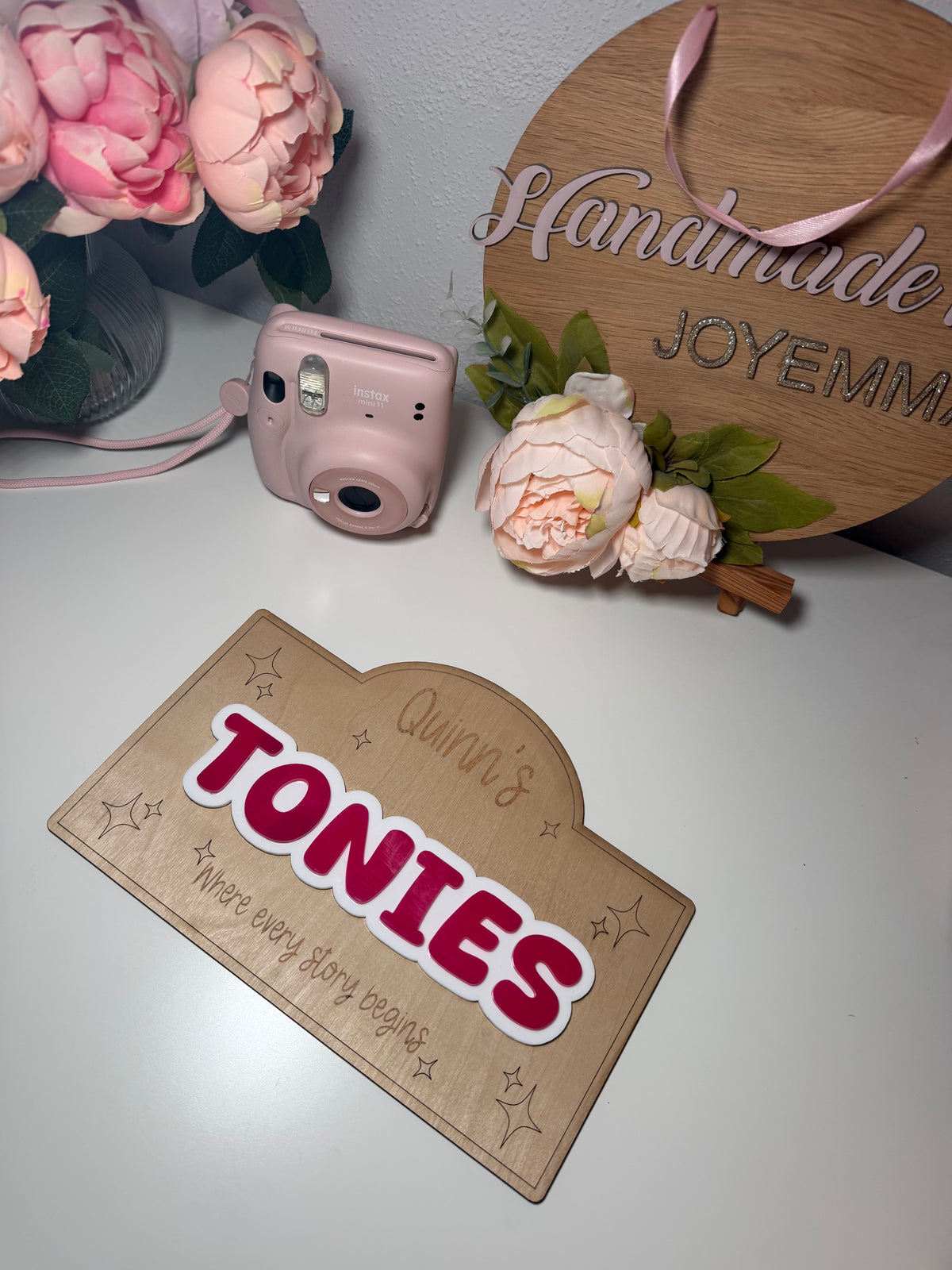Tonies Sign